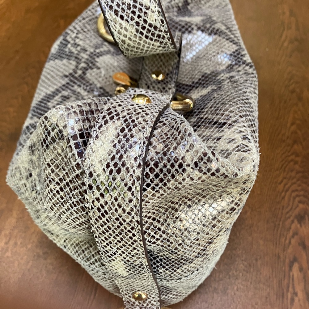 Michael Kors Bag ‘Python’ Cream/Black Embossed Pr… - image 5